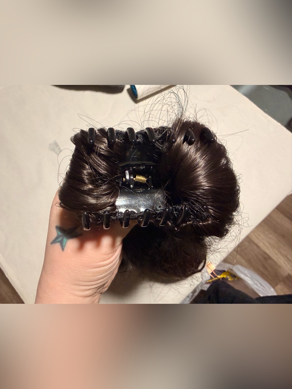 Faux ponytail claw clip - Picture 3 of 5